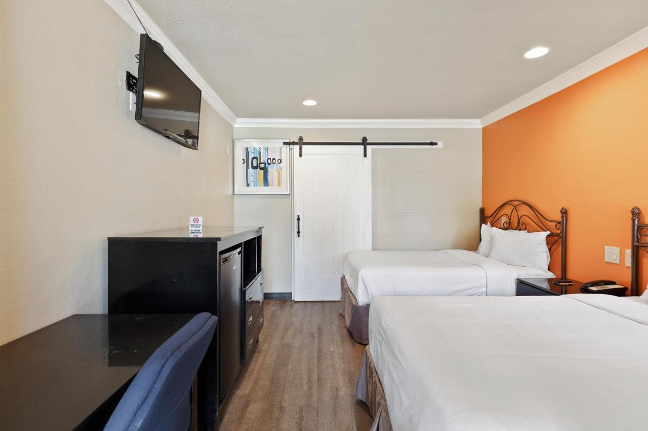 Le Blanc Inn & Suites El Monte Zewnętrze zdjęcie