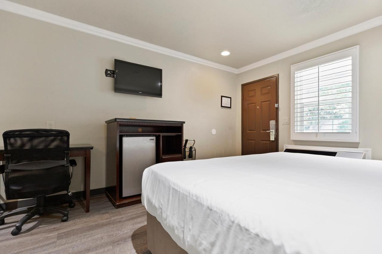 Le Blanc Inn & Suites El Monte Zewnętrze zdjęcie